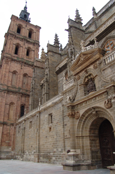 Vista lateral de la Catedral de Astorga, León, Castilla y León