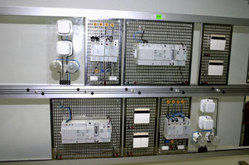 Panel integral de instalación domótica por medio de red Instabus