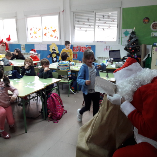 Santa Claus comes to School 23