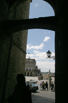 Paso por la Plaza de Inmaculada hacia Obradoiro