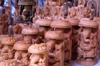 Figuras talladas en madera