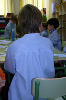 Realizando manualidades