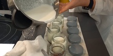 en la cocina de APD, producción del yogurt City home made