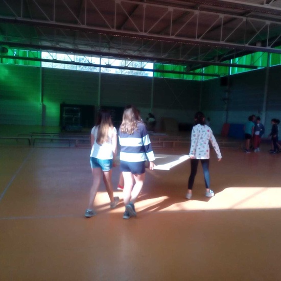 2019_06_11_Sexto B comienza el montaje del escenario para la graduación_CEIP FDLR_Las Rozas 3