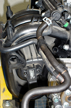 Conducto de admisión. Detalle del sensor de presión y temperatur