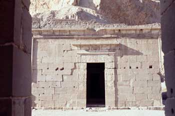 Templo de Horemheb, Deir el Medina
